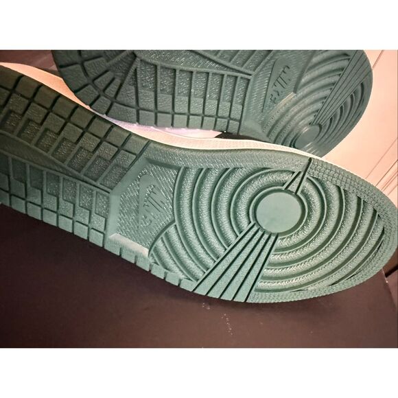 Air Jordan 1 Men's Low Top Green Toe Athletic Sneaker Shoes Multicolor Size 8.5 - Picture 12 of 16